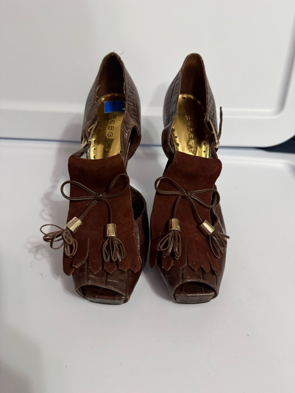 BCBGirls Malaya Brown Platform Peep Toe Sandal Fringe Tassel Heels Sz 7 - Picture 2 of 8